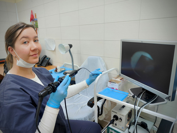 Эндоскопия ЛОР-органов в клинике А-Медия: тонкий гибкий эндоскоп 2,4 мм от Pentax для детей и взрослых